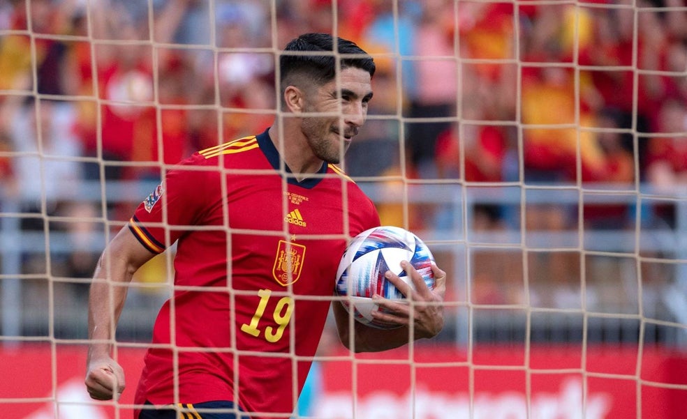 Carlos Soler aviva las dudas sobre su futuro en el Valencia