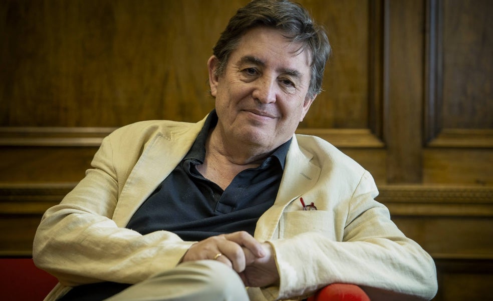 «La alegría es una forma de resistencia», dice Luis García Montero