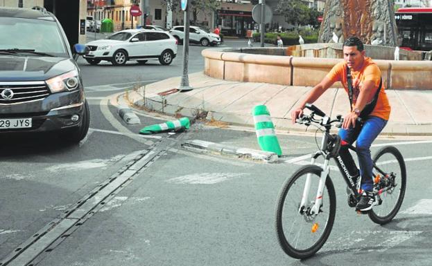 Grezzi encarga tres años después un informe para mejorar carriles bici polémicos