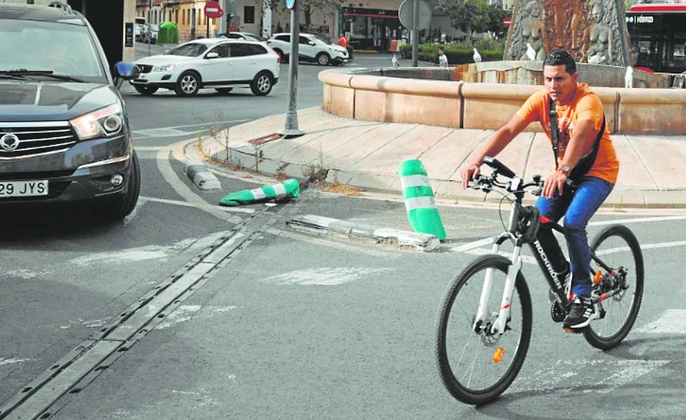 Grezzi encarga tres años después un informe para mejorar carriles bici polémicos