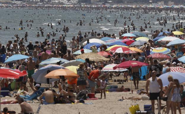 Los profesores piden suspender las clases en la Comunitat cuando el calor en las aulas sea extremo