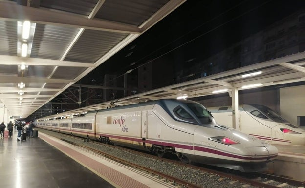 Renfe se compromete a reactivar esta semana la venta de billetes de AVE entre Alicante y Madrid