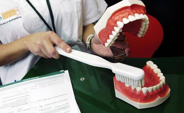 El Gobierno aprueba un plan con dentista gratis para los menores de 14 años