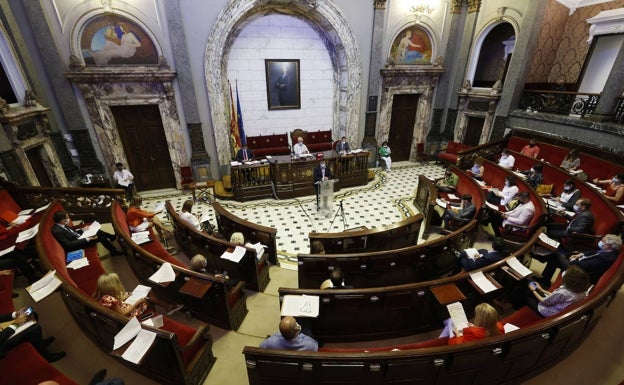 Los interinos se revuelven en el Ayuntamiento de Valencia