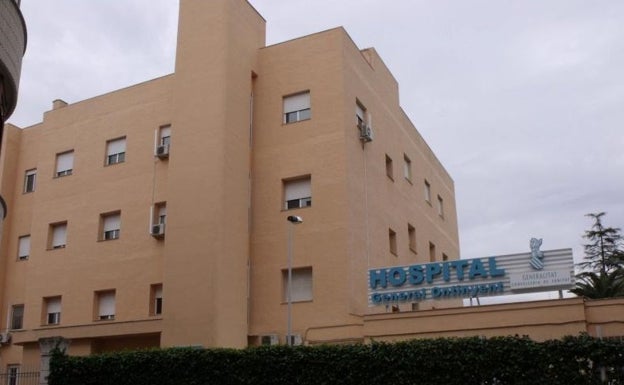 El Hospital de Ontinyent se queda sin planta de Medicina Interna durante el verano y los pacientes serán derivados al de Xàtiva
