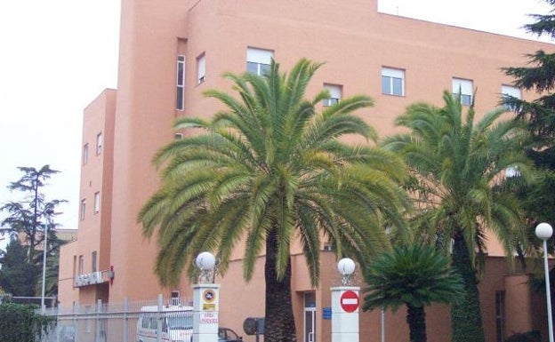 La Vall Ens Uneix acusa a la Conselleria de «imprevisión» por el cierre del servicio de Medicina Interna del Hospital de Ontinyent