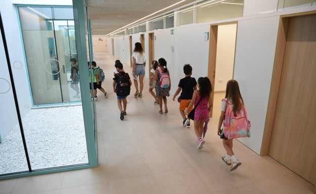 Las plazas escolares libres en Valencia ya equivalen a 60 aulas por la menor natalidad