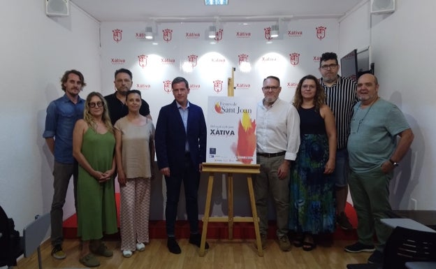 Xàtiva celebra por primera vez las fiestas de Sant Joan con quema de Hoguera incluida