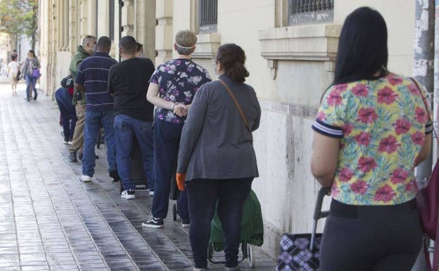 La necesidad se dobla en un año en Valencia