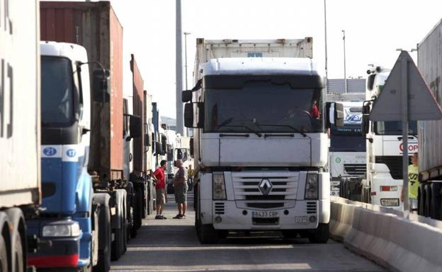 El aviso de productores, hosteleros y supermercados ante la posibilidad de una huelga de transporte en verano