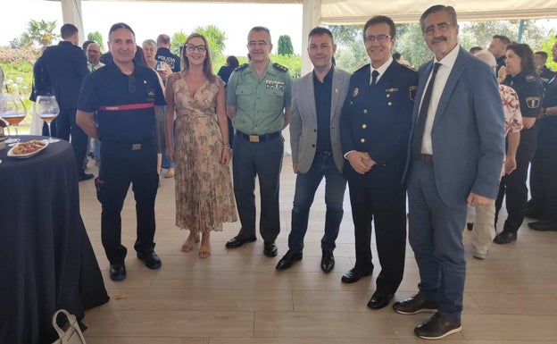 Catarroja reconoce la labor de su parque de bomberos durante la pandemia