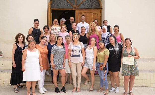 Las 15 mujeres del programa Sara se «gradúan» con éxito en Paterna