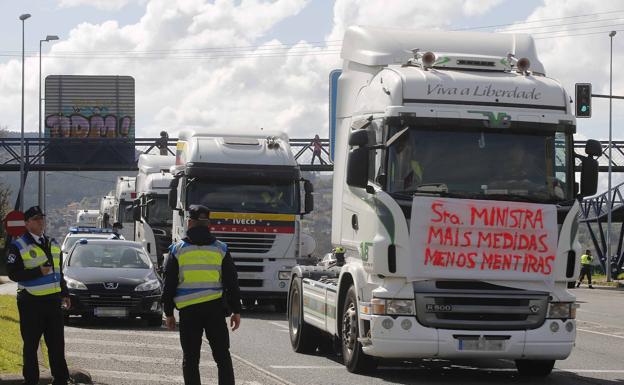 Los transportistas votan el domingo si vuelven a la huelga