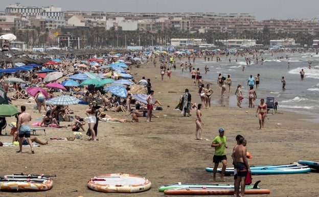 Las playas de Valencia tendrán banderas para daltónicos