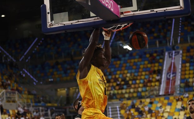 Chris Jones y Khalifa Diop apuntan a primeros fichajes del Valencia Basket