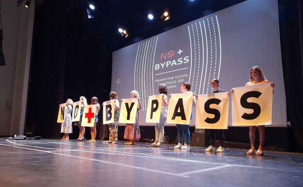 Música y poesía en el Teatro Capitolio de Godella contra la ampliación del bypass