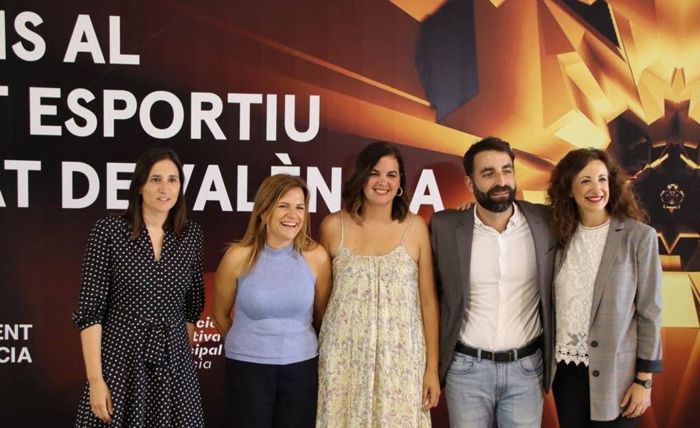Gómez reparte las competencias de Pilar Bernabé y premia a Borja Sanjuán