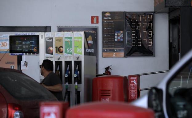 Las peores noticias para el precio de la gasolina y el gasóleo hasta agosto