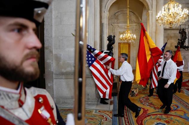 Los Reyes ofrecen una cena de gala a los líderes de la OTAN