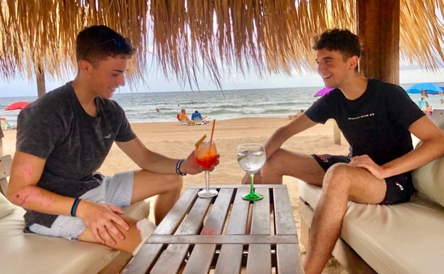 Copas y arroces a 50 metros del mar en Xeraco con vistas a la montaña y a una playa virgen