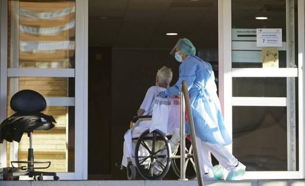 El auge del Covid dispara la saturación hospitalaria y los contagios crecen tras Hogueras