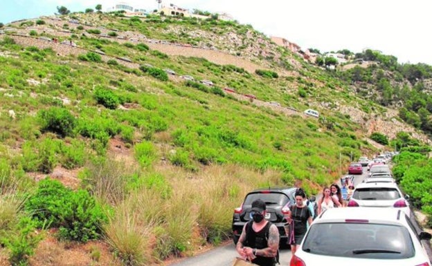 Alejandro Morant califica de «barbaridad» la propuesta de Chulvi para el acceso a la Cala Portitxol