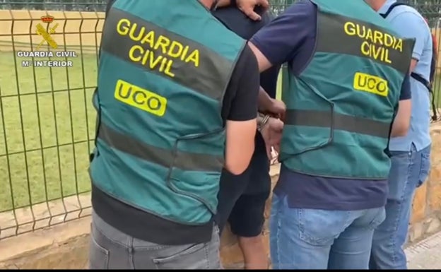 La Guardia Civil detiene en Benidorm y Alfaz del Pi a dos huidos de la justicia acusados de tráfico de drogas y tentativa de homicidio