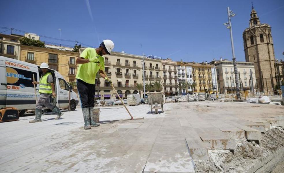 La empresa de las obras de la plaza de la Reina pide 800.000 euros más