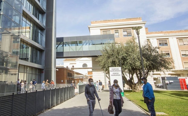 El colapso persiste en el Hospital General de Valencia con esperas de hasta cuatro días para tener cama