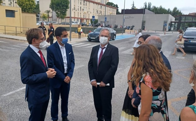 El conseller de Sanidad apela a la solidaridad ciudadana para usar la mascarilla en un momento de ascenso de la covid