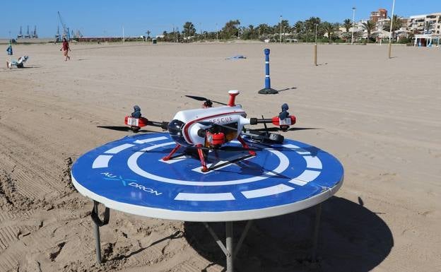 Un dron salva la vida a un niño que se estaba ahogando en la playa de Puerto de Sagunto