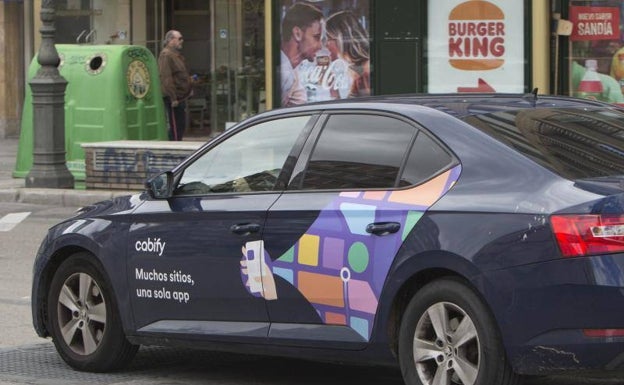 Cabify pide a la Generalitat una regulación del sector para la convivencia de taxis y VTC