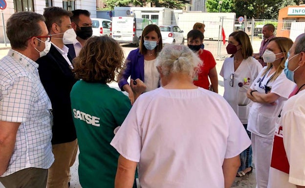 Los sanitarios denuncian que el Hospital General de Valencia tiene cerradas 48 camas por falta de personal