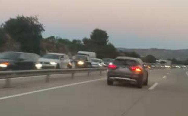 Un accidente en Oliva causa retenciones kilométricas en la AP-7