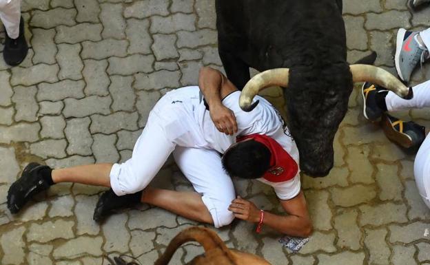 Un valenciano de 29 años, corneado en el encierro de Pamplona
