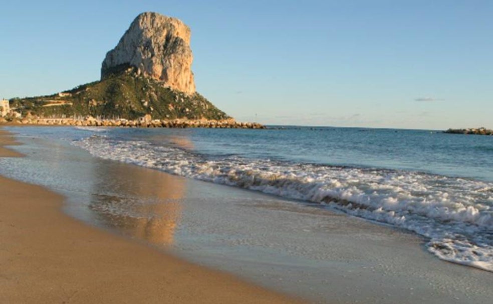 Rápido recorrido bajo la mirada del Peñón d'Ifach