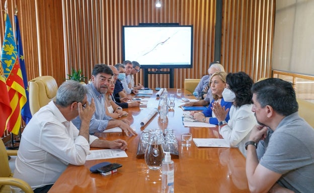 Frente común para recuperar el litoral entre la Albufereta y la Serra Grossa