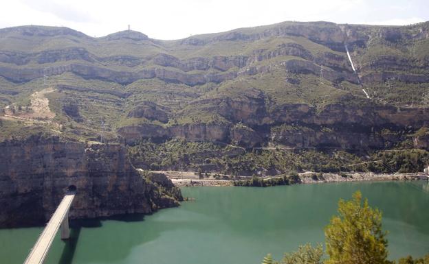 Baños en la Comunitat: El embalse de Cortes de Pallás