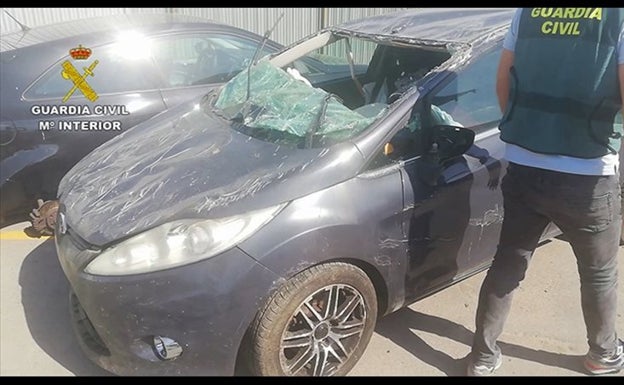 Roba un coche, conduce a 200 km/h sin carné y provoca un accidente en La Romana
