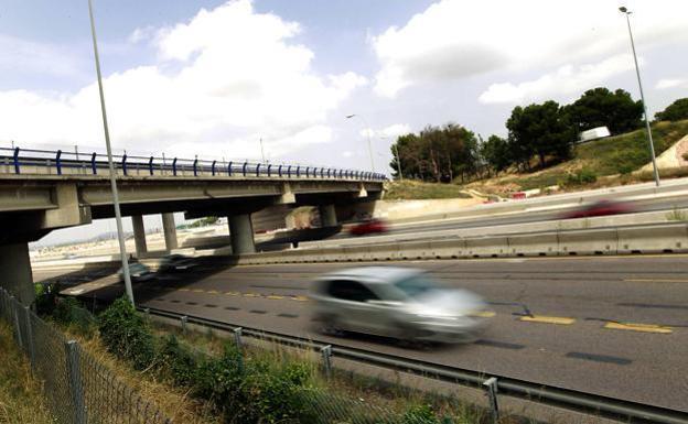 ¿Por qué no hay ciertas letras en las matrículas de los coches?