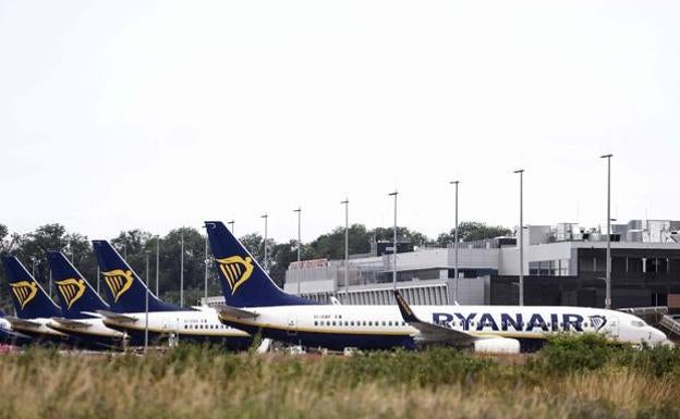 Huelga de Ryanair: tres vuelos cancelados y 33 con retrasos en la Comunitat