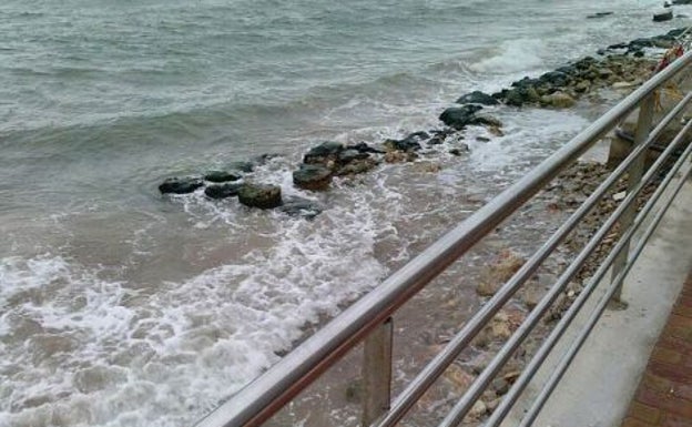 El aporte de arena de la playa de El Perellonet a la de El Perelló se hará en septiembre