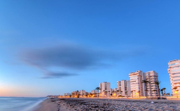 Un nuevo mercadillo de productos básicos para este verano en Urbanova