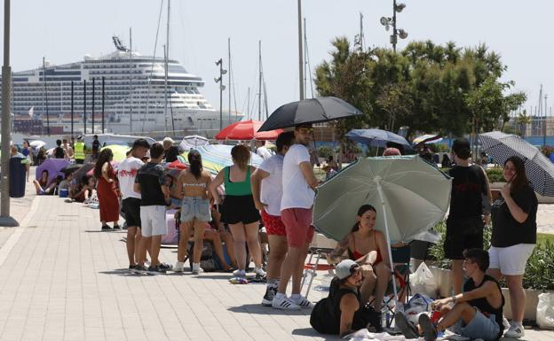 Rosalía ya pisa el escenario de Valencia