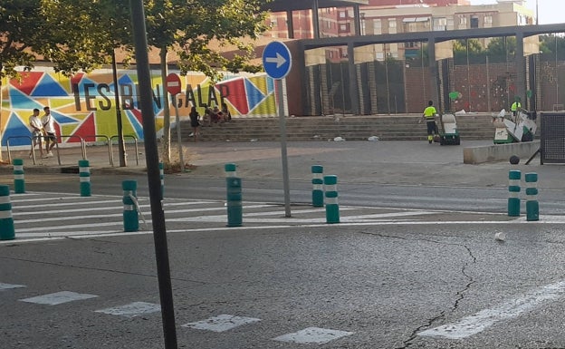 El botellón y la suciedad se extienden ahora a Benicalap