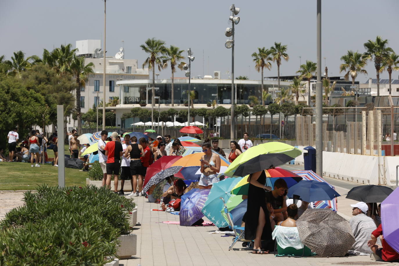 Colas para ver a Rosalía en Valencia en plena ola de calor