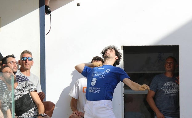 Giner se convierte en el pilotari total con el estreno en el Trofeo de Frontón