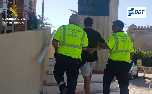 Detenido tras huir de un control de alcoholemia en Torrevieja en un coche robado