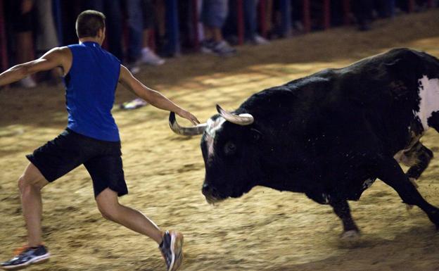 Dos hombres mueren corneados durante los 'bous al carrer' de Meliana y Picassent