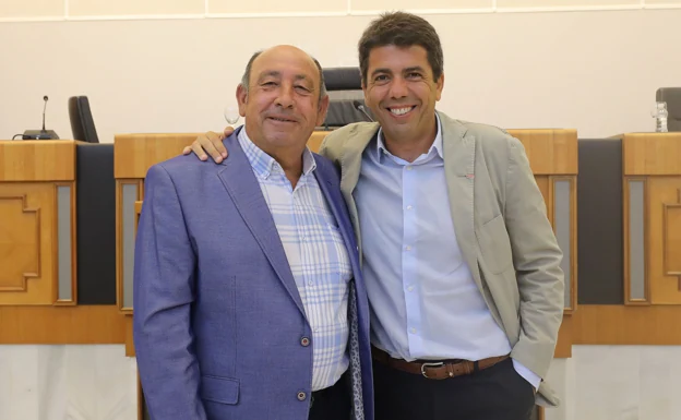 Los alcaldes de Almudaina y l'Alqueria d'Asnar, nombrados Hijos Predilectos de la Provincia